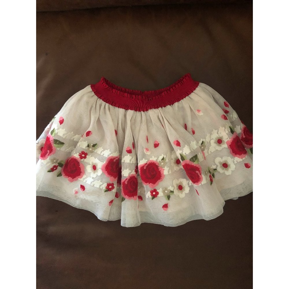 🌺Mayoral super special fall holiday tulle skirt with red embroidered flowers